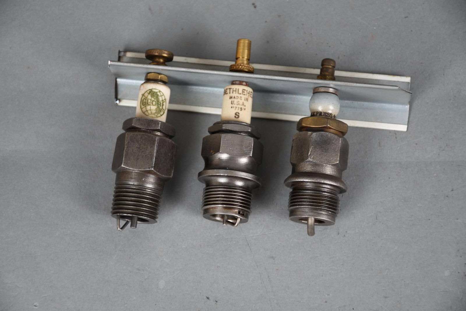 3-Spark Plugs Globe, Bethlehem, Express: 3.25", or less