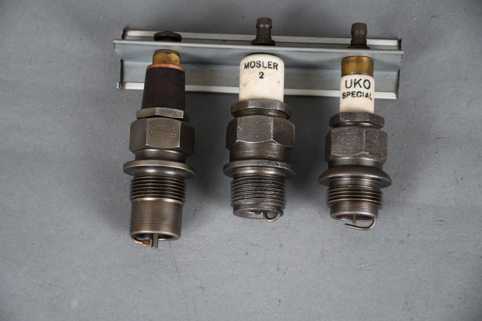 3-Spark Plugs Mosler Vesuvius, Mosler 2, UKO Special (1 of 4)