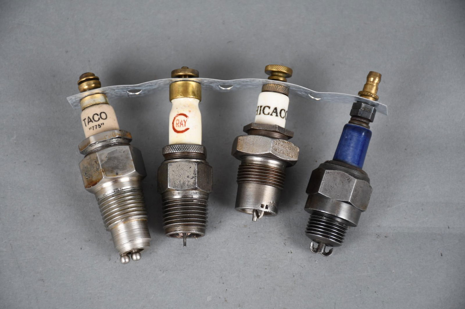 4-Spark Plugs TACO, Cray, Chicaco, Anker (1 of 4)