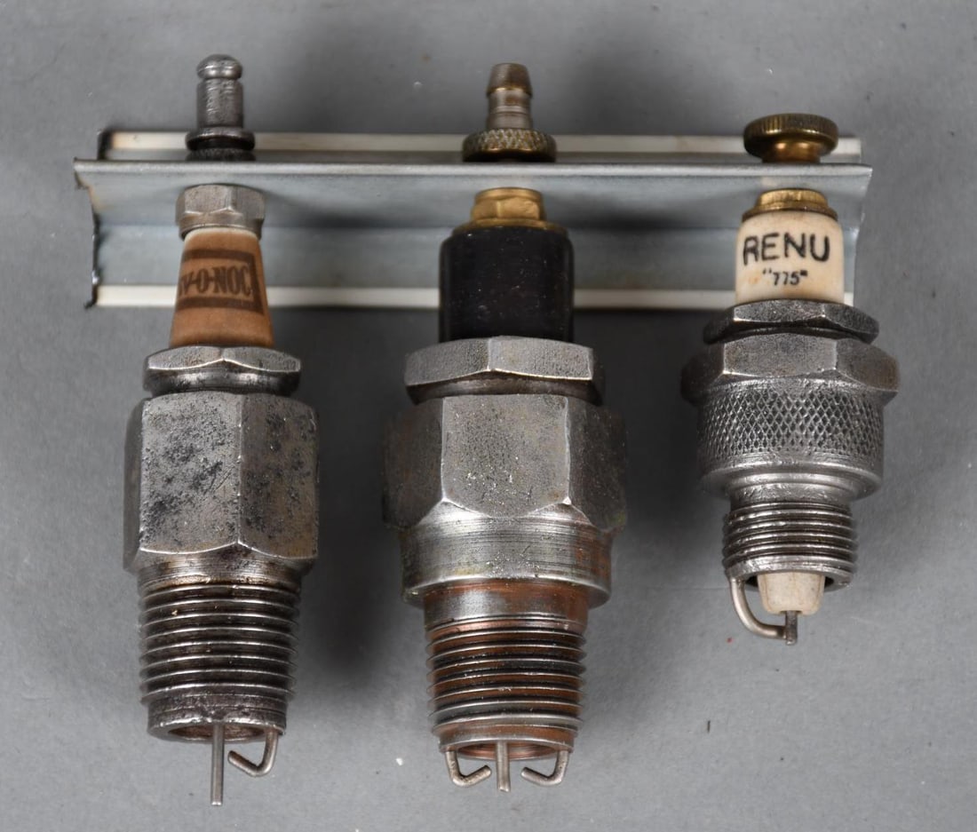 3-Spark Plugs Rev-o-Noc, NN, Renu 775 (1 of 4)