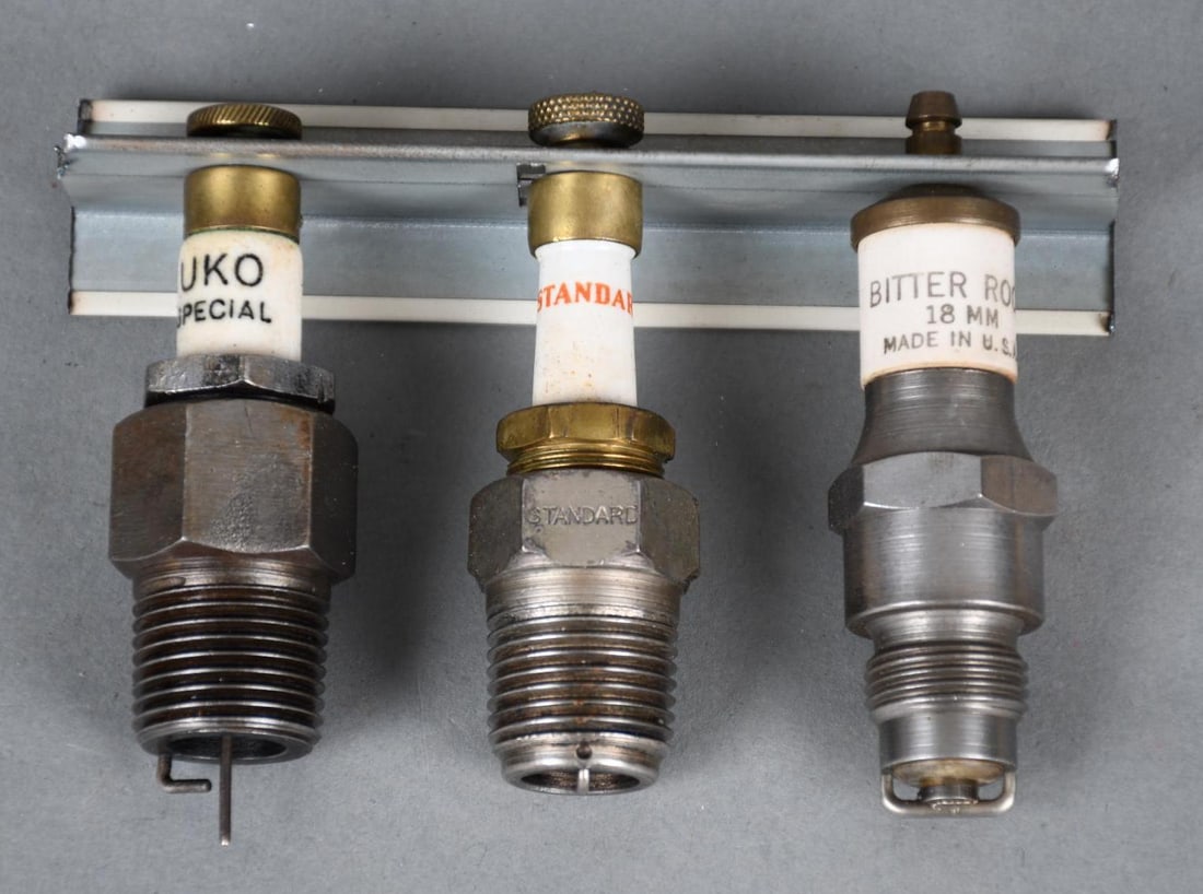 3-Spark Plugs UKO Special, Standard, Bitter Root (1 of 4)