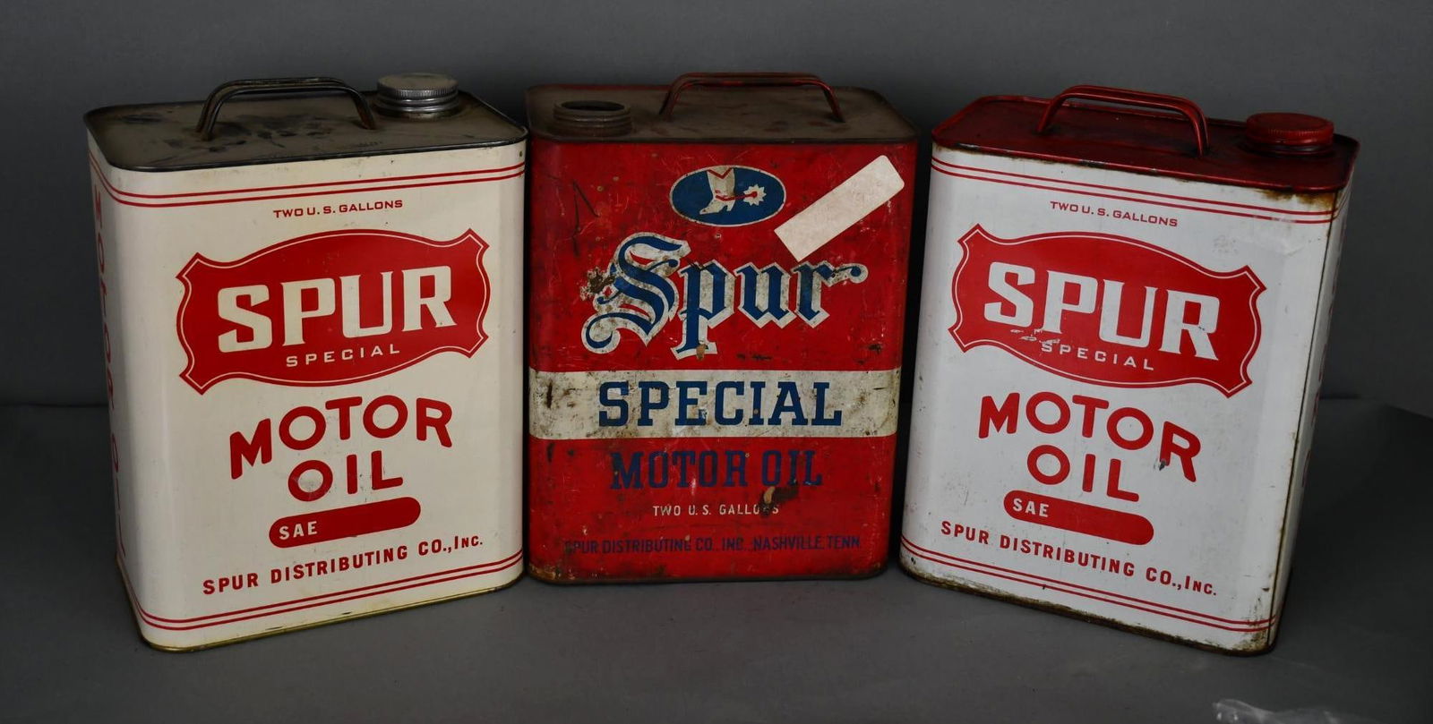 3-Spur Motor Oil Two-Gallon Metal Cans (1 of 2)