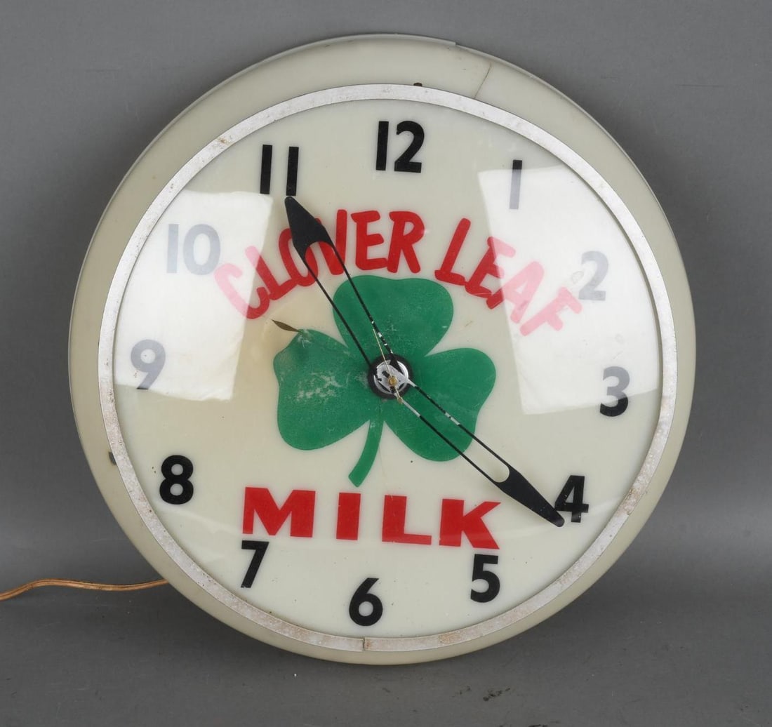 Clover Leaf Milk Plastic Clock (1 of 4)