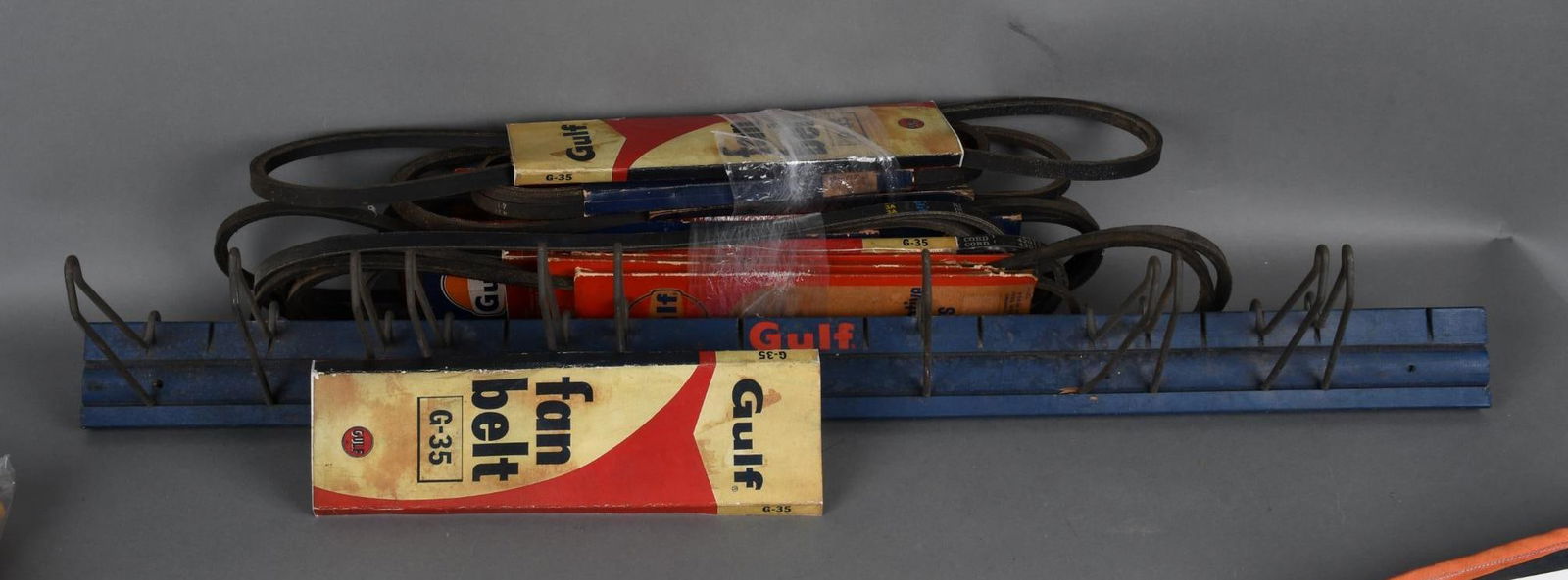 Wood Gulf Fan Belt Display w/10+ Fan Belts (1 of 4)