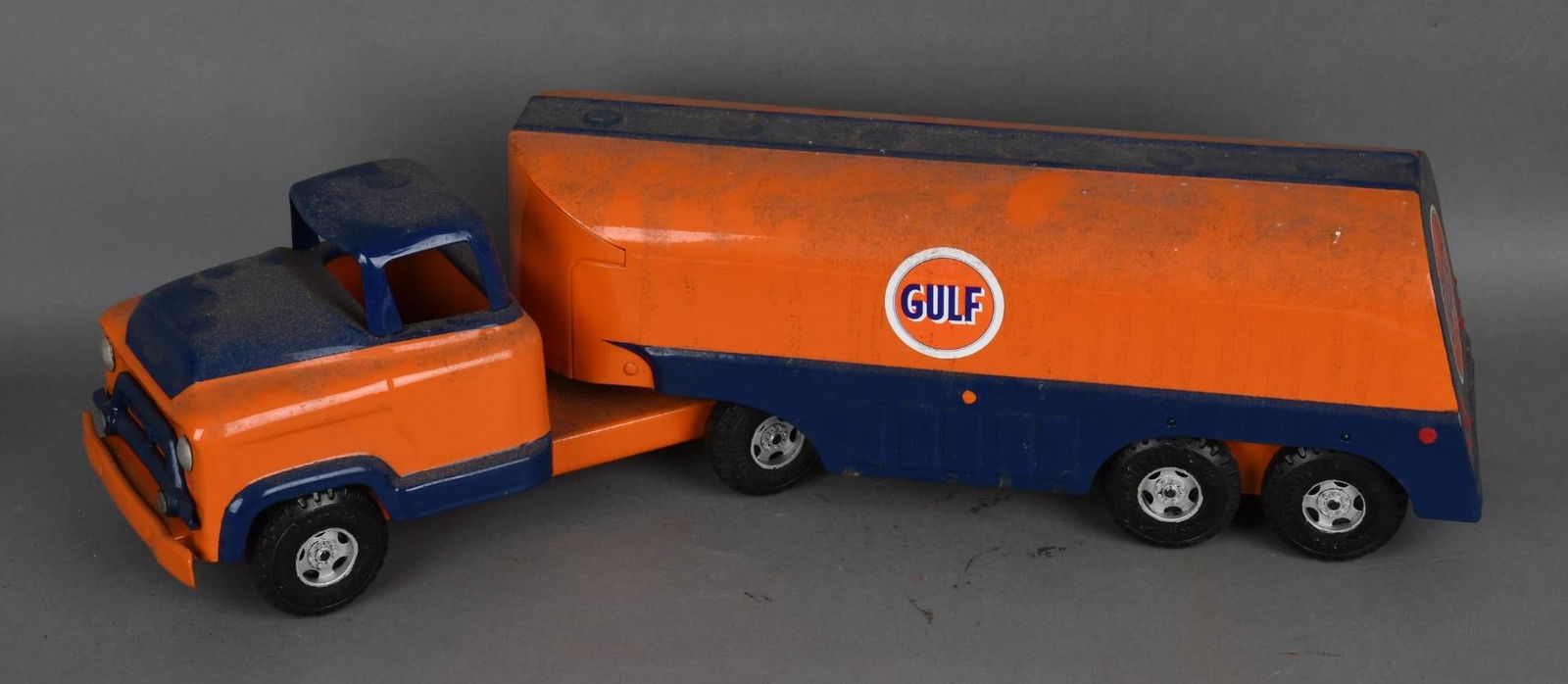 Bubby L Tanker Truck Restored in Gulf Colors (1 of 3)