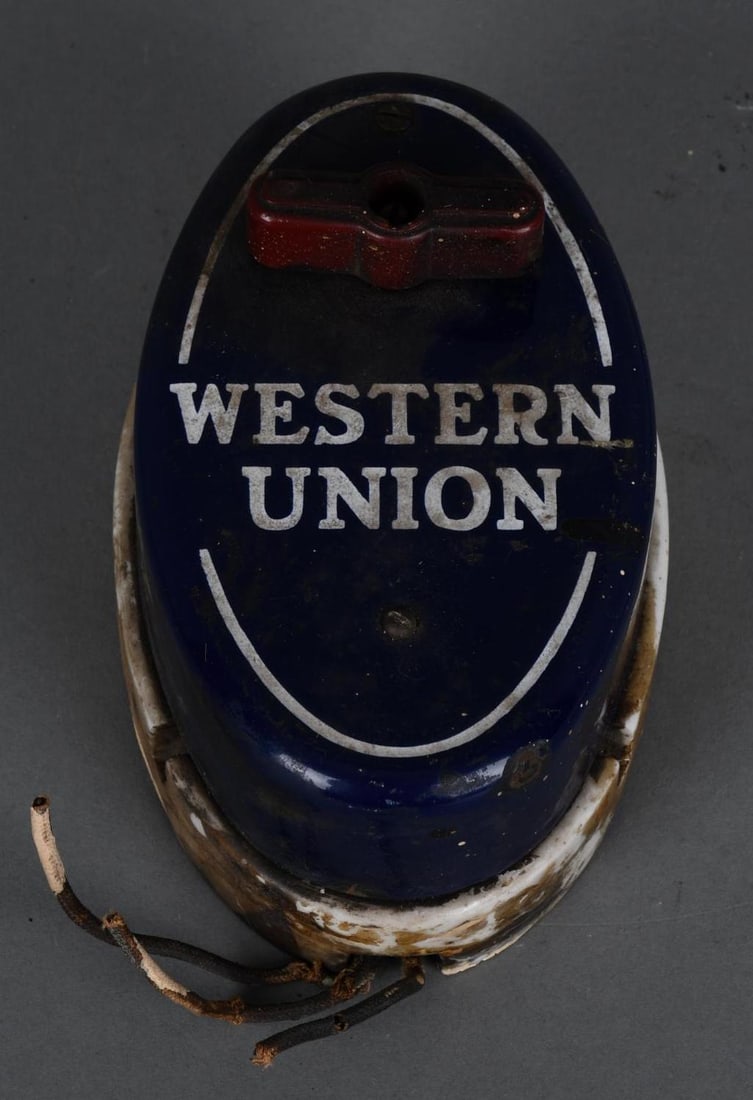 Western Union Porcelain Switch: rated 8.5, 5"x3.5"x2", in good condition