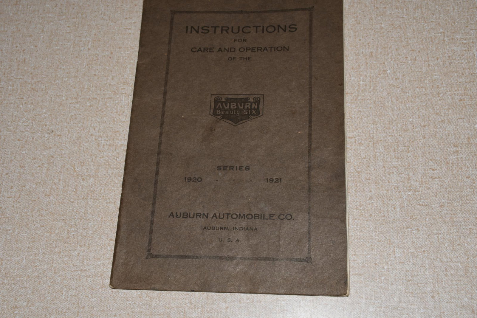 1920-21 Auburn Beauty Six Owners Manual Instruction Book Care Operation Original: 9"x6", the staple bound manual has minor wear and soiling.