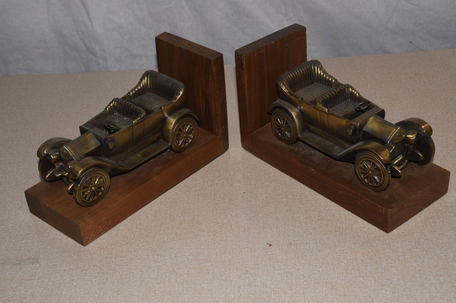 Pair of Chevy Dealer Bookends: 6"x11"x4" each, both is good condition.