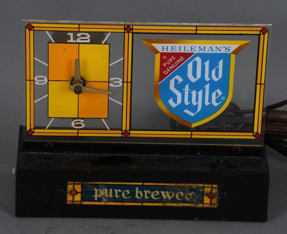 Small Old Style Beer Lighted Sign (1 of 3)