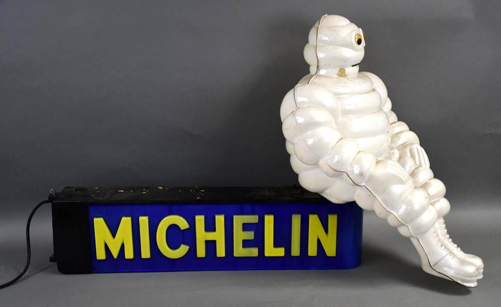 "Spectacular" Michelin & Bibendum Metal & Plastic Lighted Sign (1 of 7)