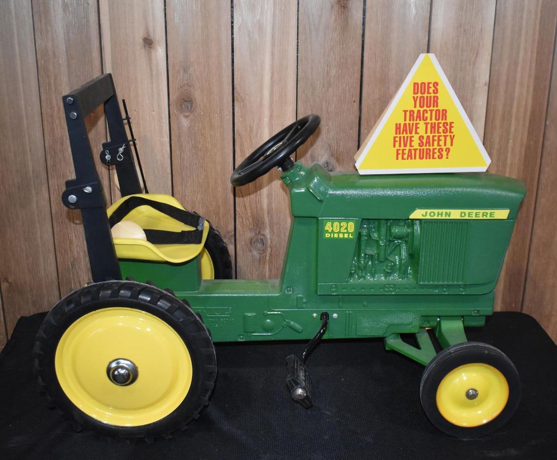 John Deere 4020 Dealer Safety Model Pedal Tractor by Ertl (1 of 11)