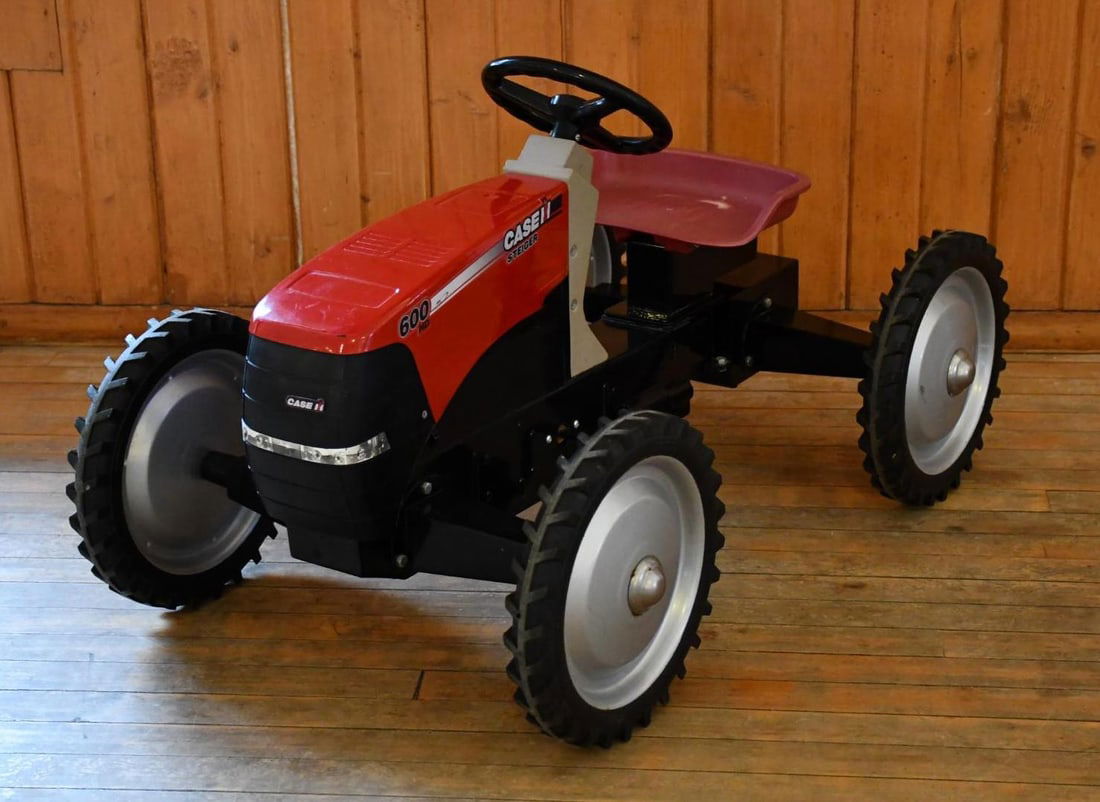 2011 Case IH Steiger 600 HD Pedal Tractor by Scale Models (1 of 11)