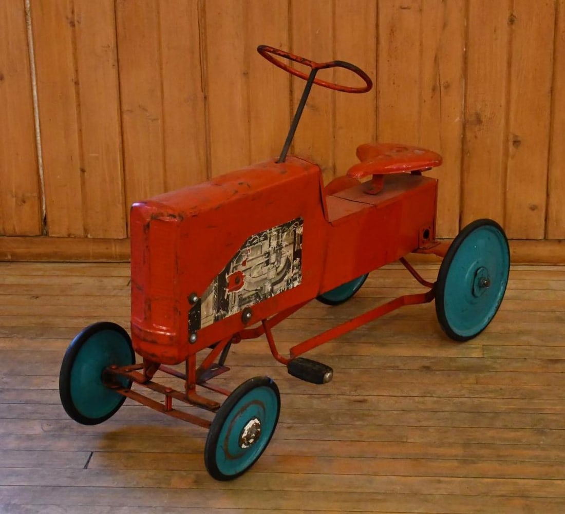 Rare Original Thistle Pedal Tractor (1 of 10)