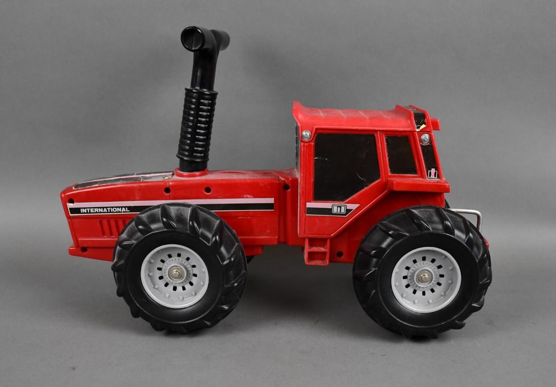 International 2 + 2 Ride On Toy (1 of 5)