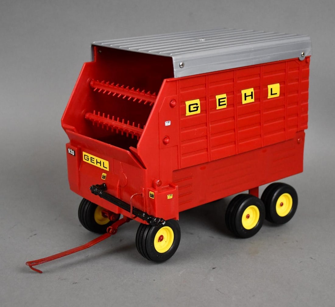 Custom Gehl Dual Tandem Chopper Box (1 of 4)