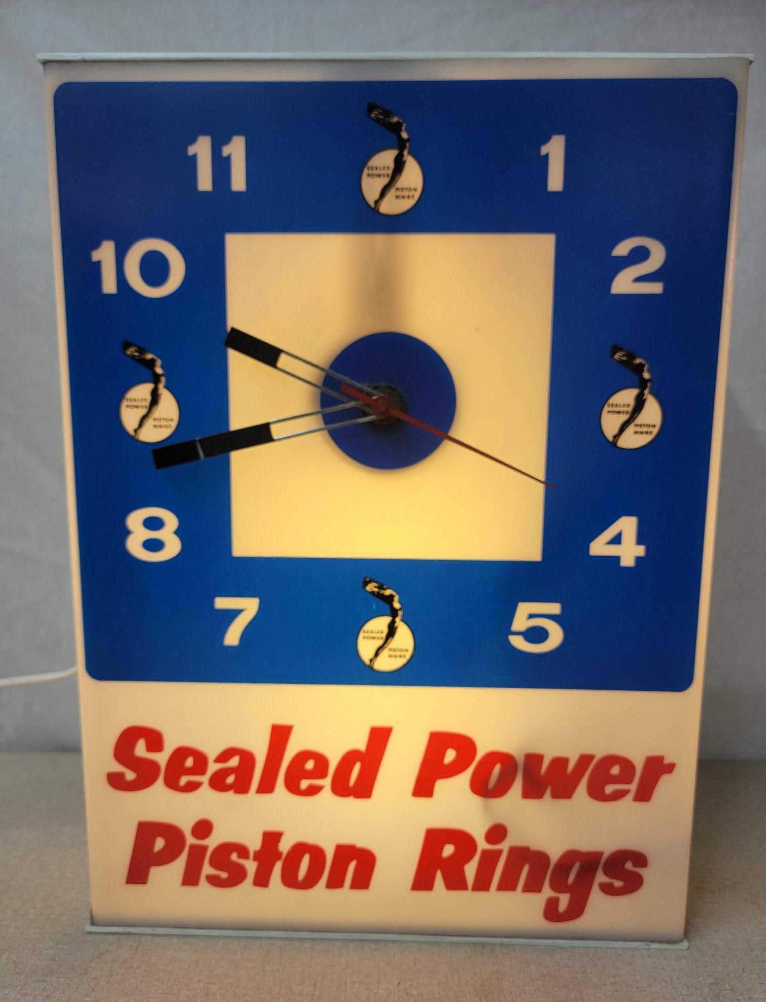 Sealed Power Piston Rings Molded Plastic Lighted Clock (TAC) (1 of 5)