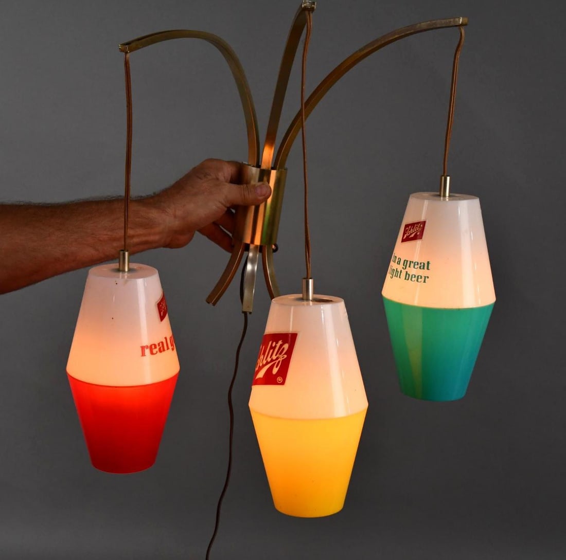 Schlitz Plastic & Metal Hanging Lighted Display (1 of 3)