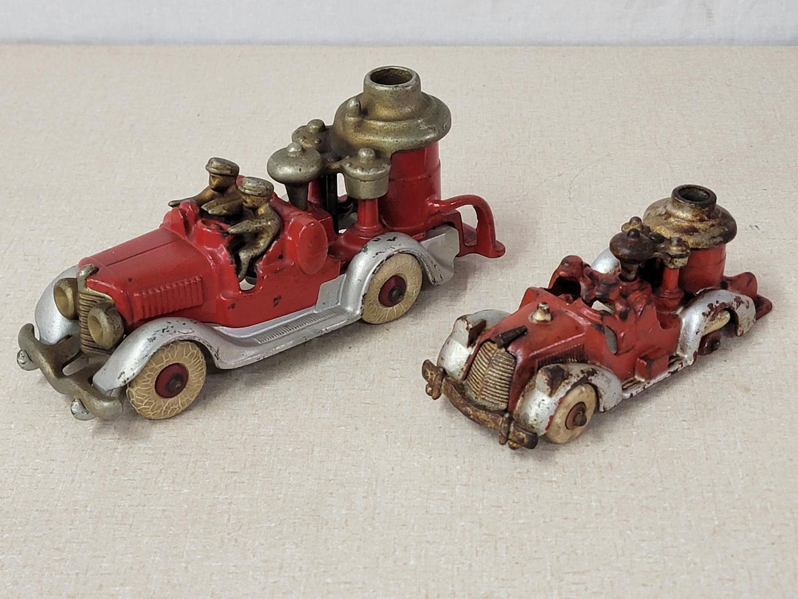 2-Hubley Cast Iron Fire Engine Pumpers (1 of 5)