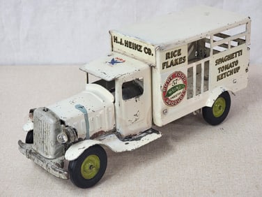 Metalcraft Delivery Truck w/Electric Lights Press Steel