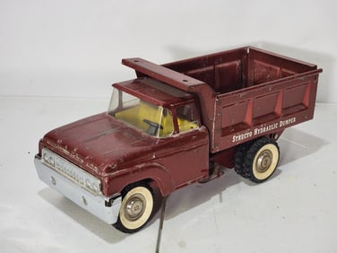 Structo Hydraulic Dumper Truck