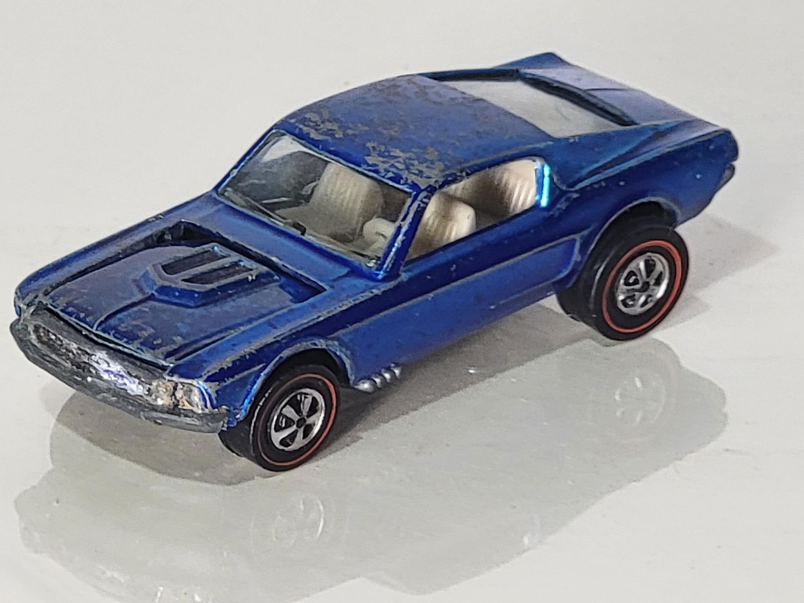 Hot Wheels Red Line 1968 Custom Mustang (1 of 5)