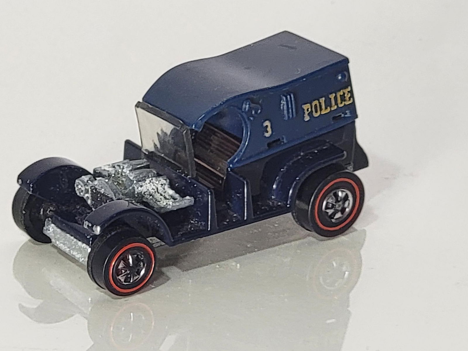 Hot Wheels Red Line Paddy Wagon (1 of 4)