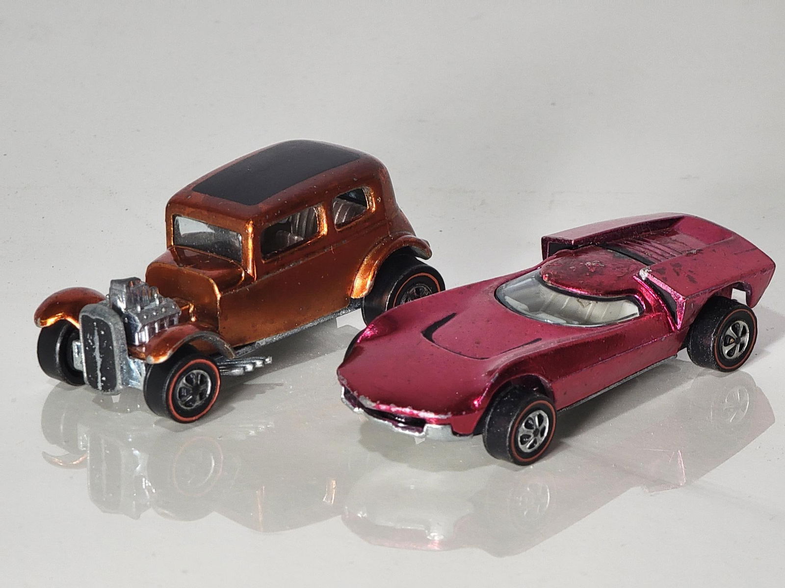 Hot Wheels Red Line Ford Vicky & Tubrofire (1 of 5)
