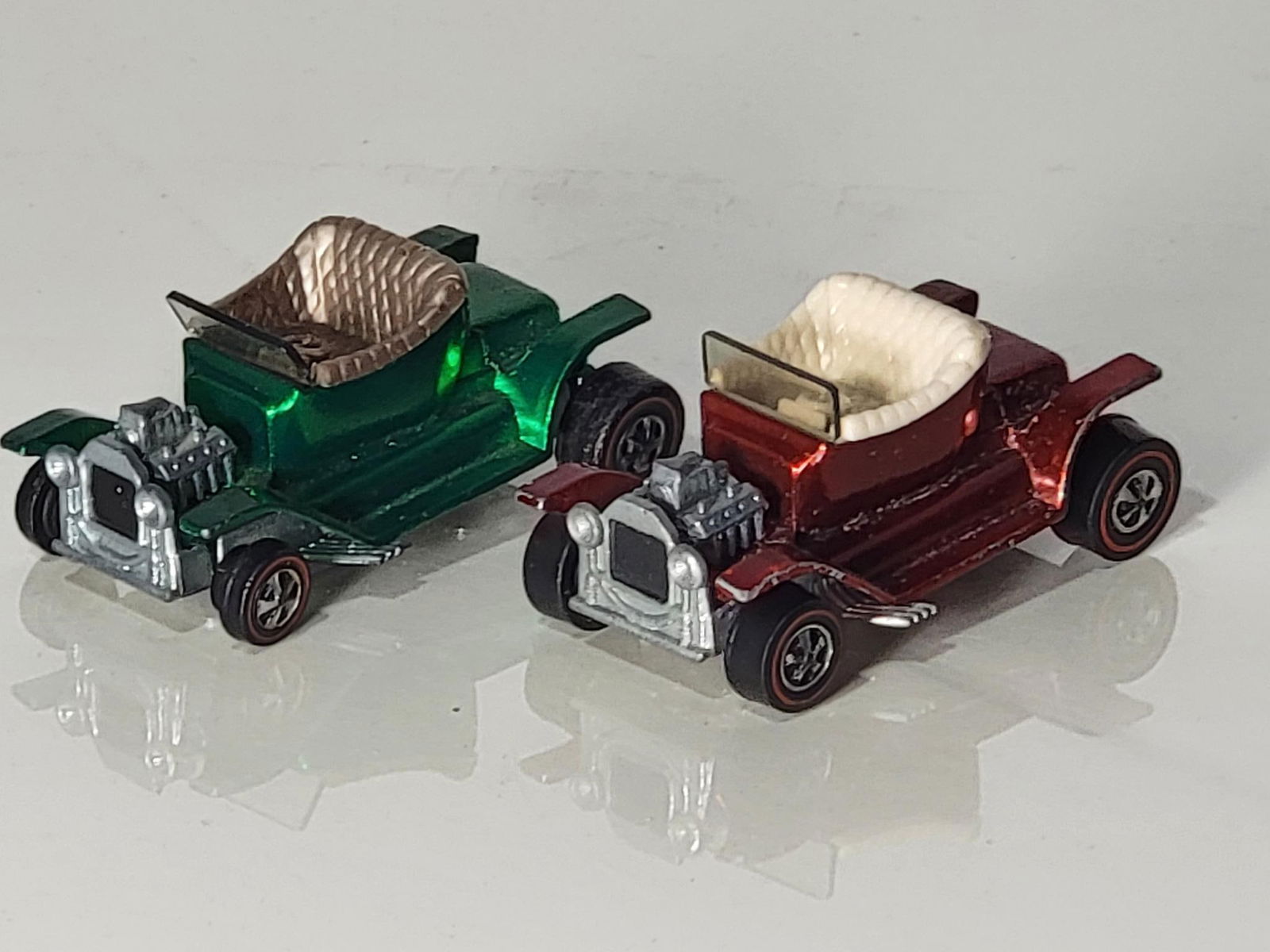 2-Hot Wheels Red Line Hop Heat (1 of 5)