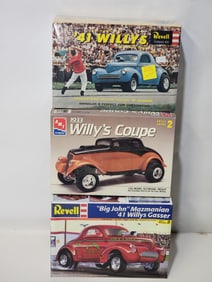 3-Plastic Models NIB