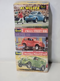 3-Plastic Models NIB