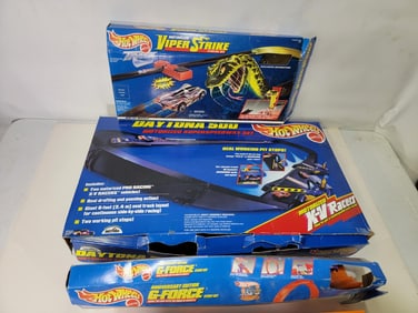 Hot Wheels Sets Viper Strike, Daytona 500 G-Force & A Lot of Extras