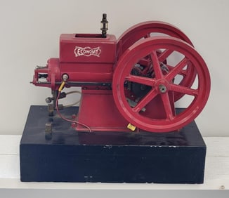 Working Economy Hit n' Miss Engine