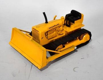 Caterpillar D-2 w/ Blade by Reuhl