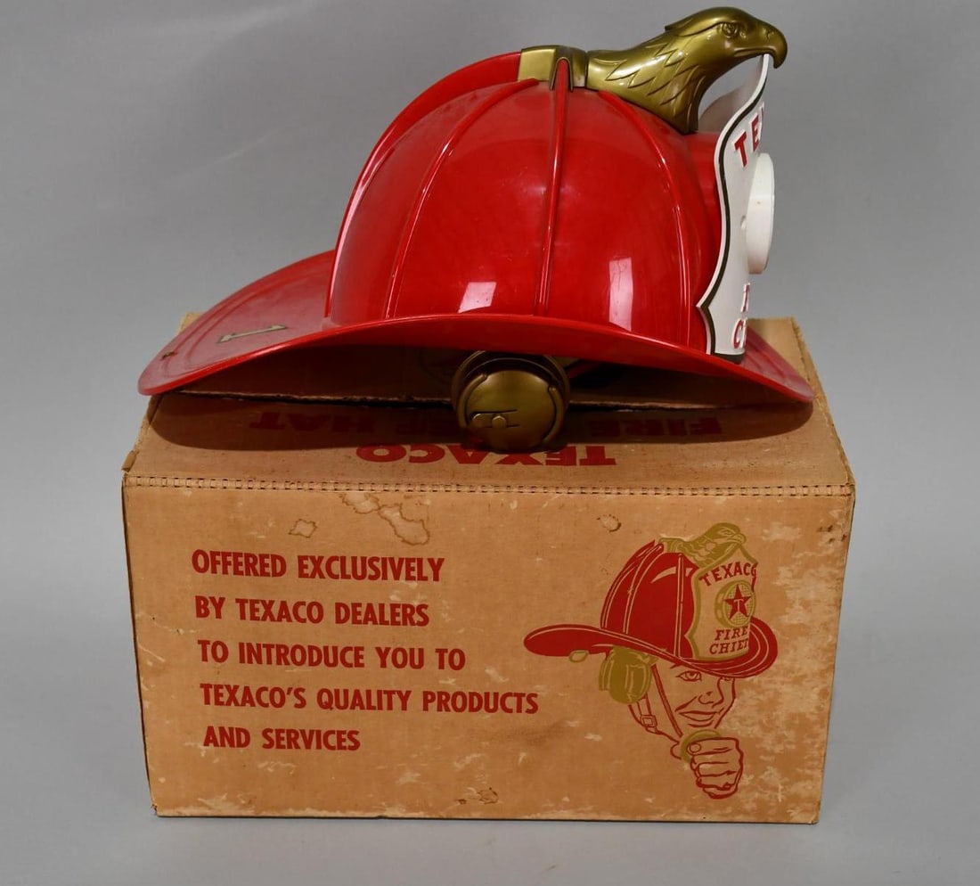 NOS Texaco Fire Chief Helmet NIB (1 of 8)