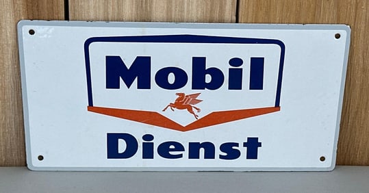 Mobil w/Small Pegasus Dienst Porcelain Sign (TAC)