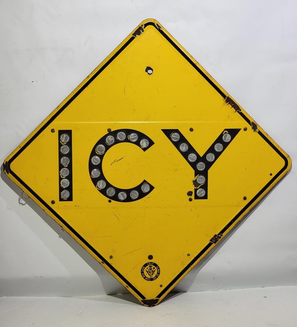 ICY Reflecting Porcelain California Road Sign: rated 7.75, 32"x32", the SSP sign with plastic reflectors, has chips and wear.