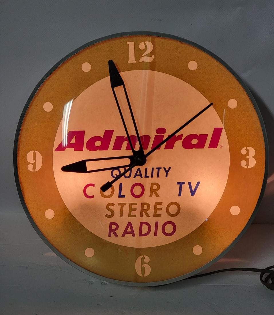 Admiral Quality Color TV Stereo Radio Lighted Clock (1 of 3)