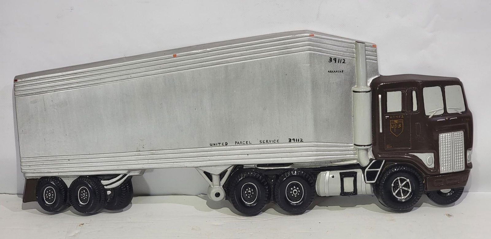 UPS Semi Tractor Trailer Ceramic Wall Plaque (1 of 2)