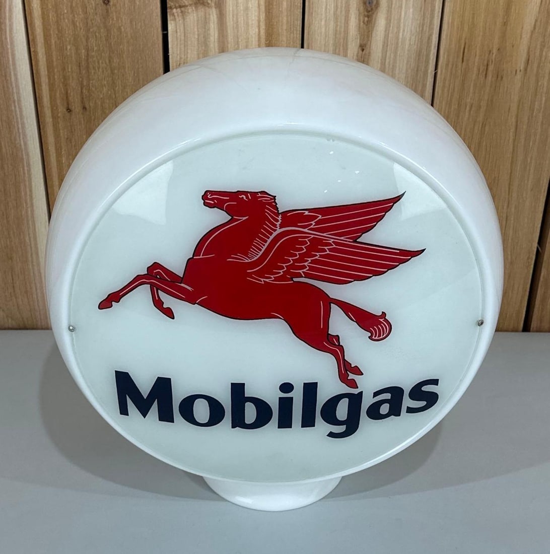 Mobilgas w/Pegasus 13.5" Single Globe Lens: rated 9, the 13.5"D. single lens is good condition mounted on a wide body glass globe