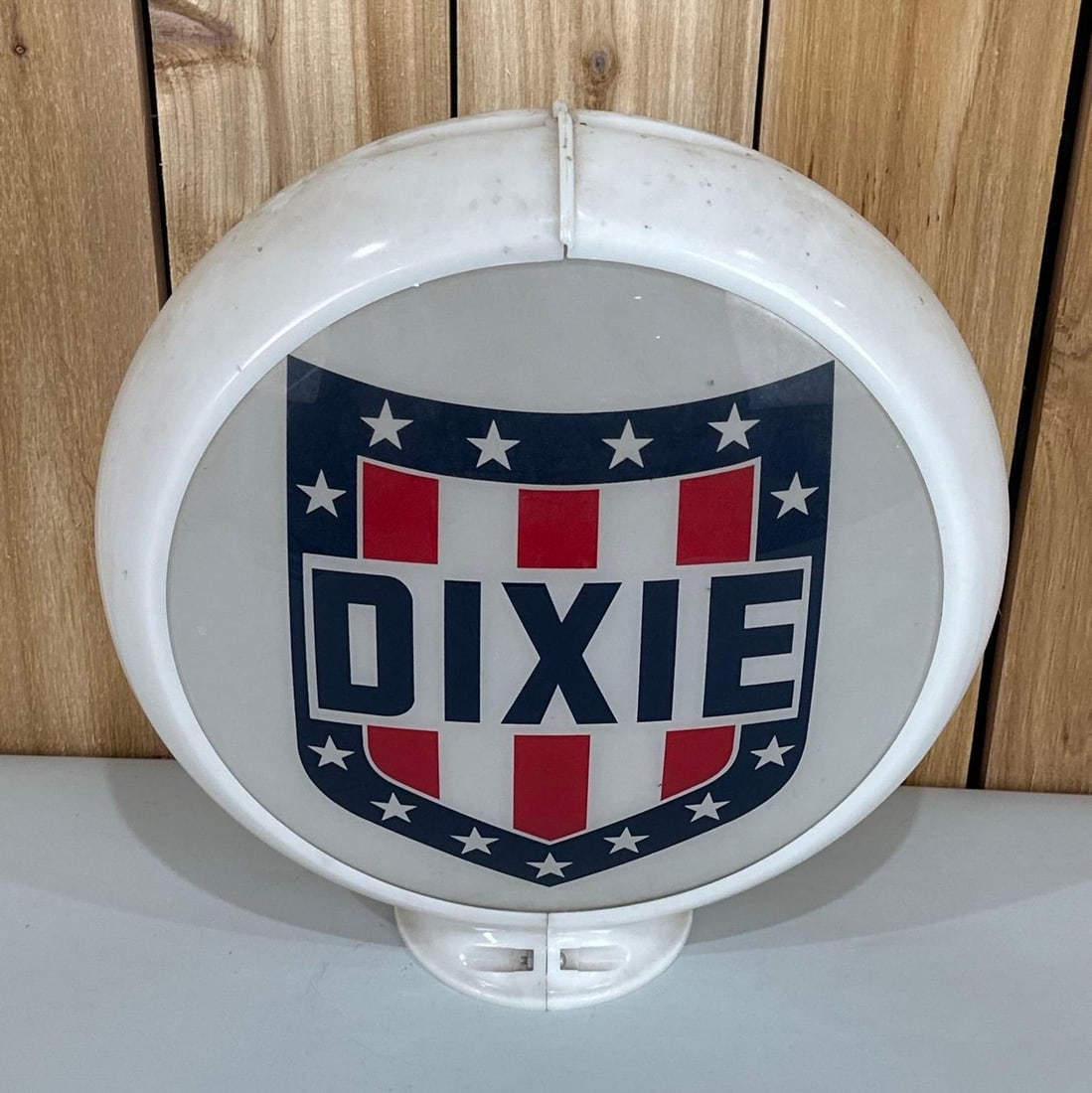 Dixie (gas) w/Shield Logo 13.5" Globe Single Lens (1 of 3)