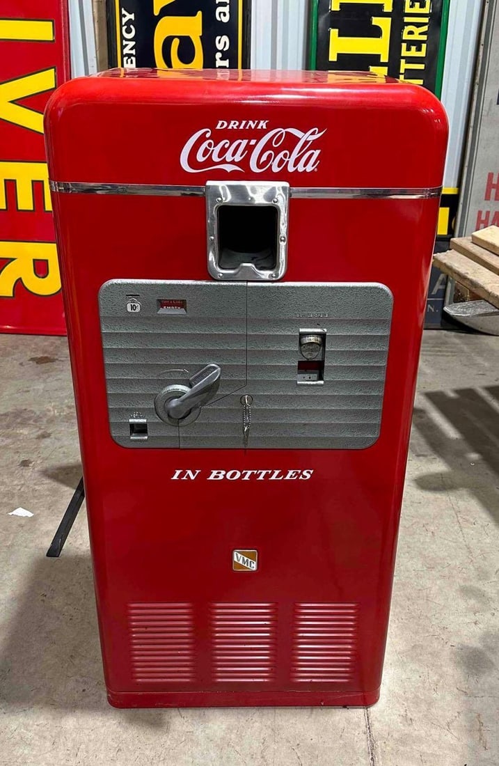 VMC Model #33 Coin-Operated Vending Machine (1 of 6)