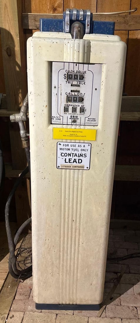 Erie Model #70 Computing Gas Pump (1 of 10)