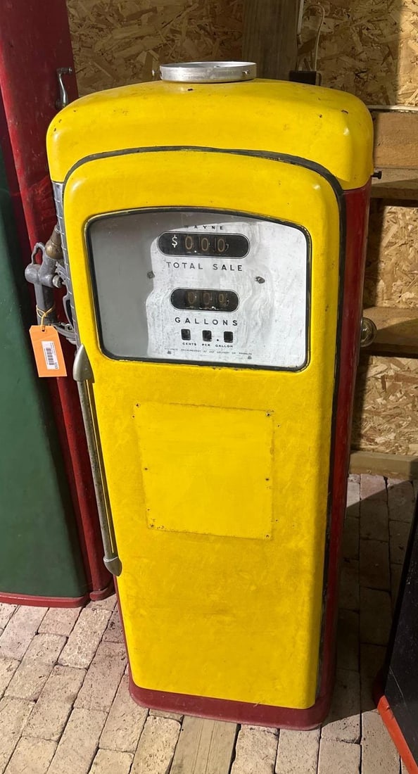 Wayne Model #80 Computing Gas Pump (1 of 6)