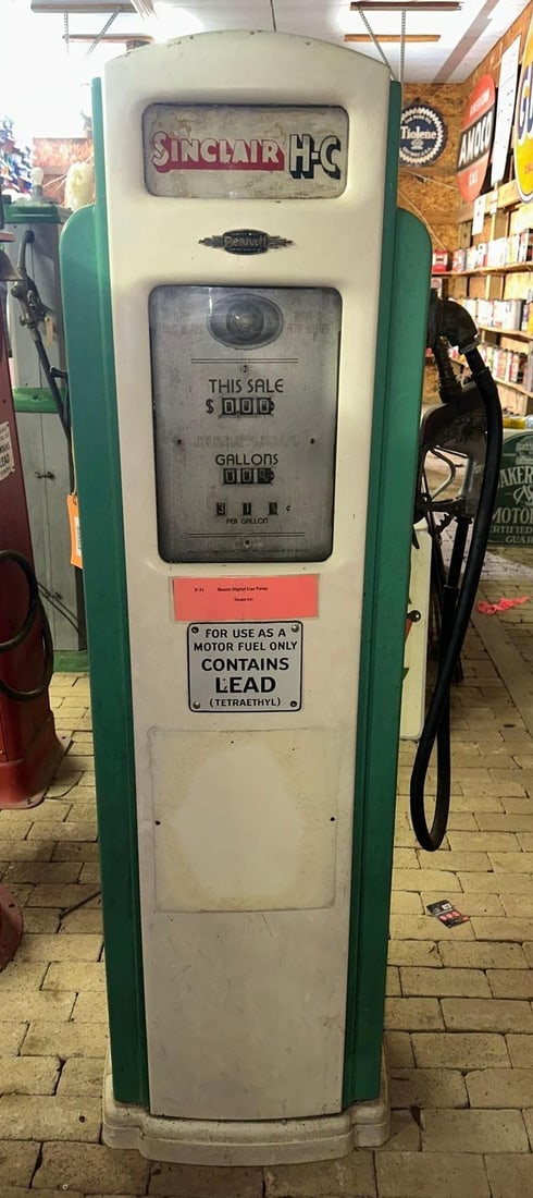 Bennett Model #541 Computing Gas Pump (1 of 5)