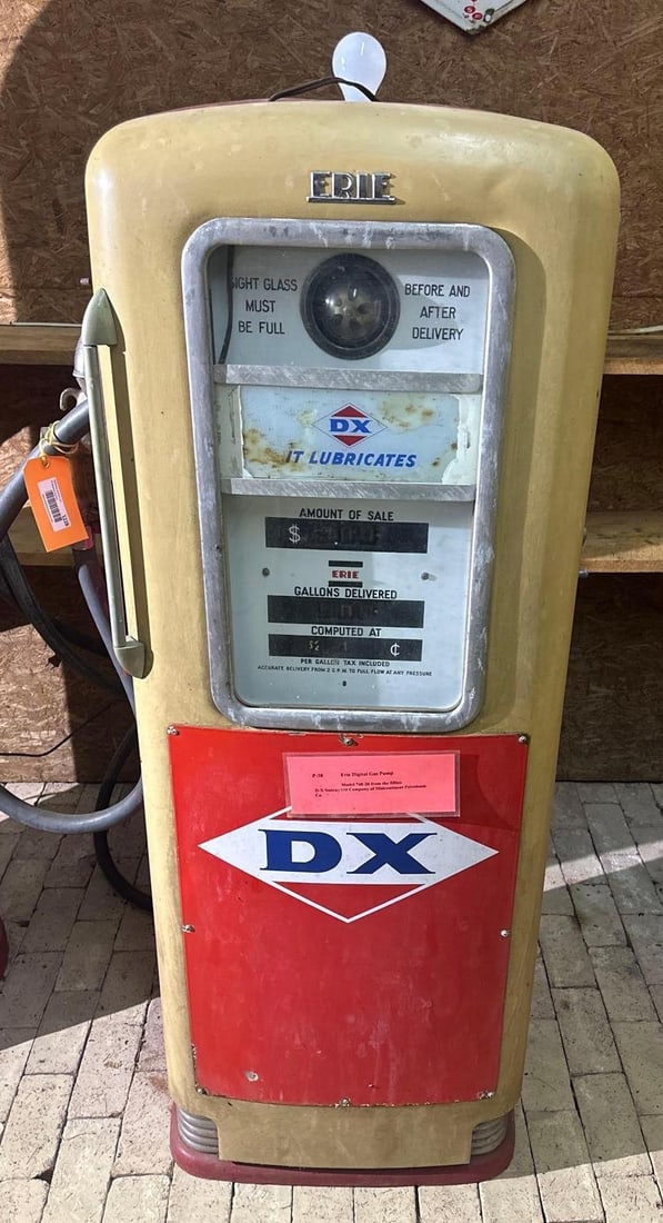 Erie Model #748 Computing Gas Pump (1 of 7)