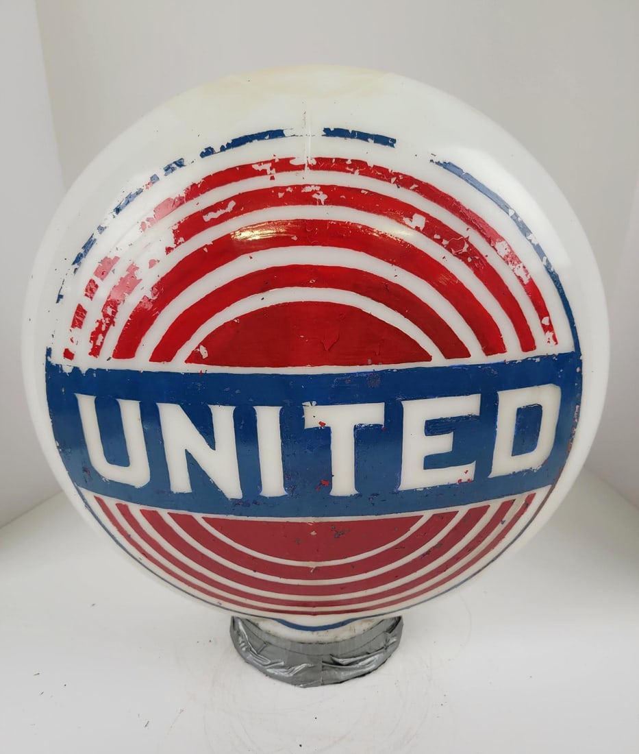 United One Piece Gas Pump Globe (1 of 5)