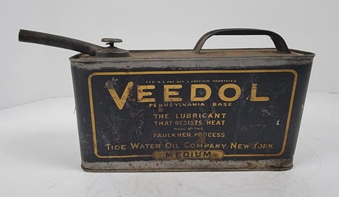 Veedol Half Gallon Swing Spout Oil Can