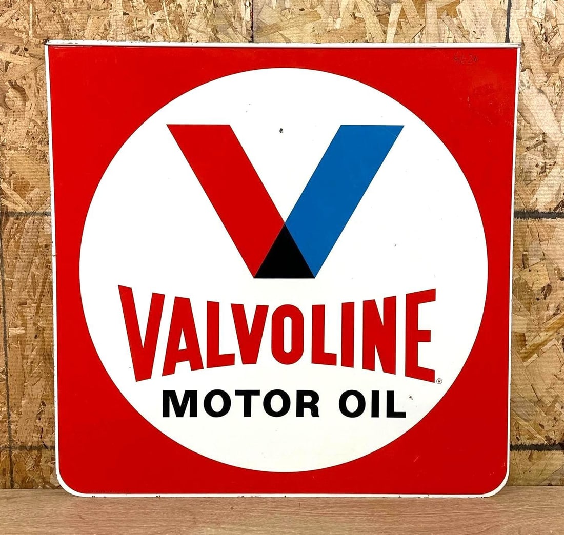 Valvoline Motor Oil Metal Sign: rated 9 & 8.5, 30"x30" the DST sign has rolled top edge, has good color and shine, display is clean, reverse has a few fine scratches. This lot can be picked up in Tidioute, PA on Septembe