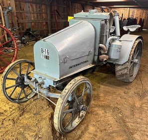 IH McCormick Deering 8-16