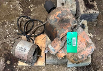 2 Electric Motors